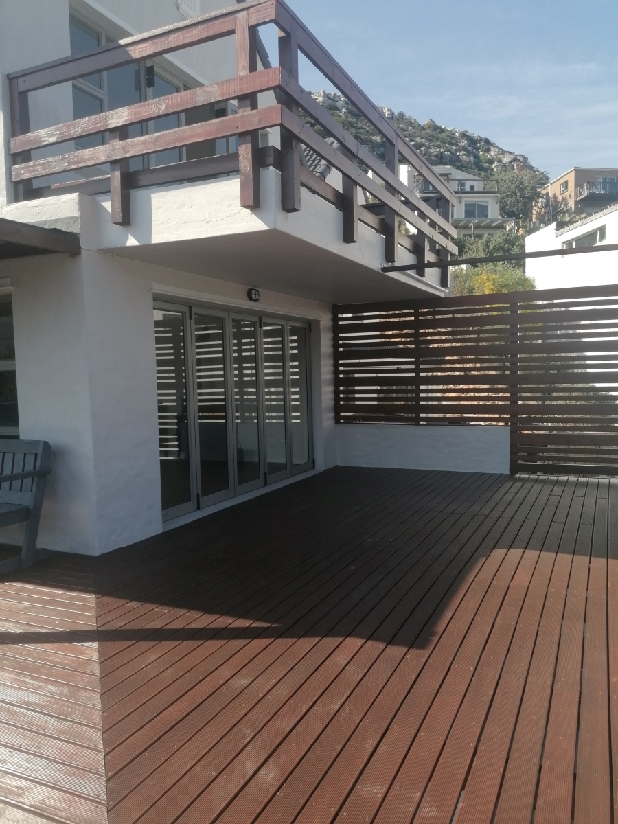 To Let 4 Bedroom Property for Rent in Glencairn Heights Western Cape